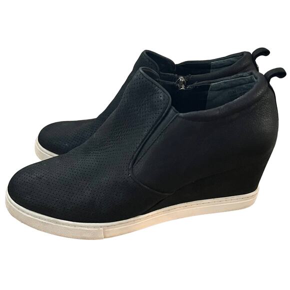 Casion Black Leather Wedge Booties Side Zip Ankle Heel Size 10 - Picture 1 of 6